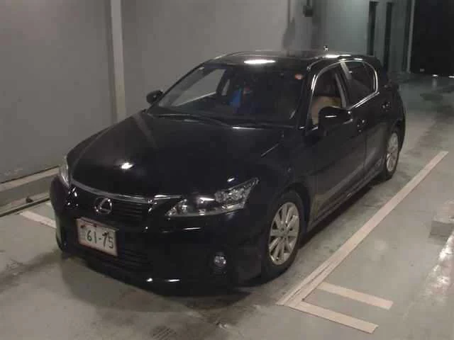Lexus CT200h  с аукциона в Японии