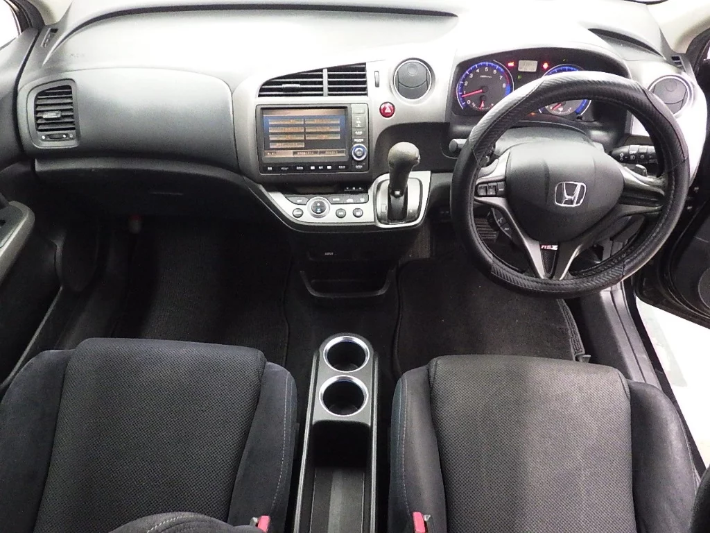 Honda Stream  с аукциона в Японии