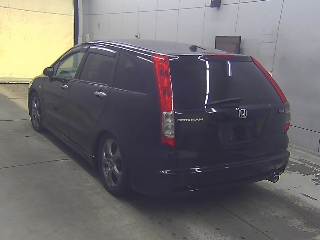 Honda Stream  с аукциона в Японии
