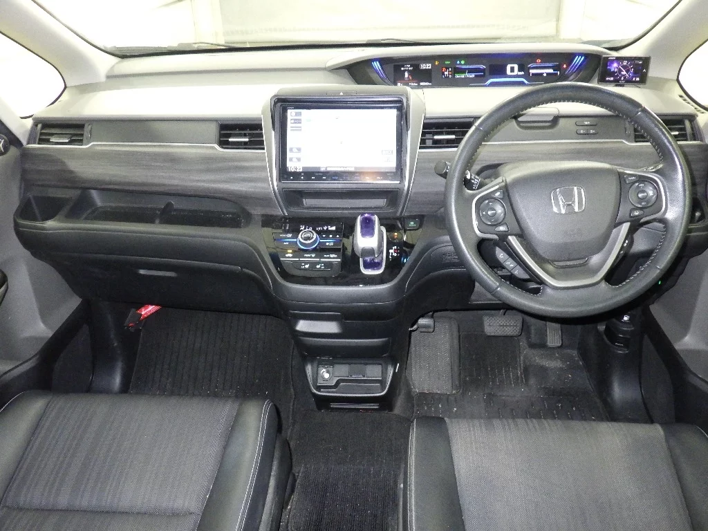 Honda Freed  с аукциона в Японии