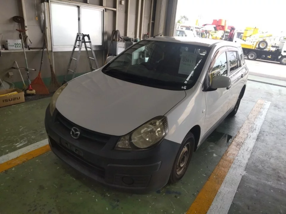 Mazda Familia  с аукциона в Японии