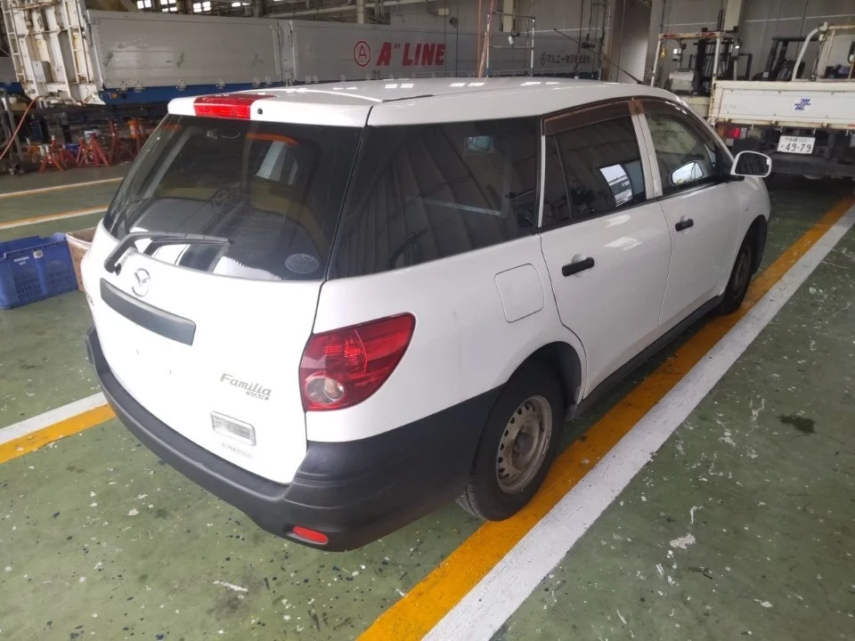 Mazda Familia  с аукциона в Японии