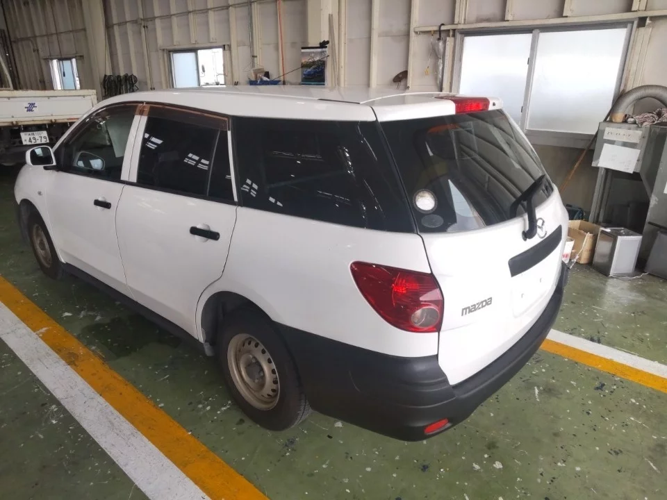 Mazda Familia  с аукциона в Японии