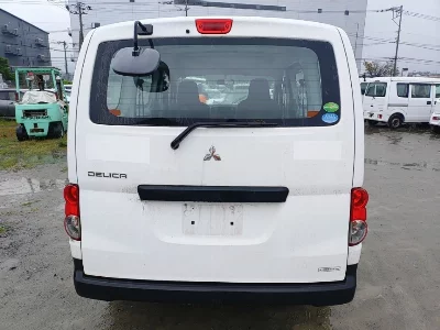 MITSUBISHI DELICA WAGON