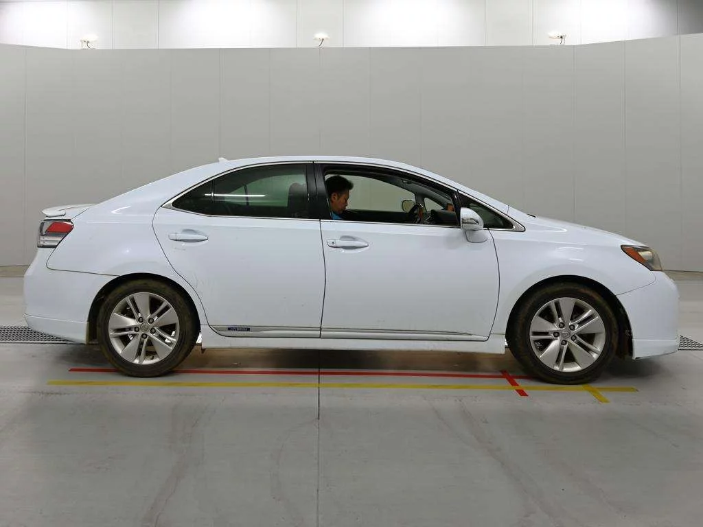 Lexus HS250h  с аукциона в Японии