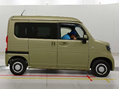 HONDA N-VAN