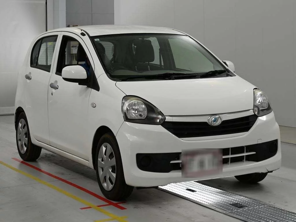 Daihatsu Mira e:S  с аукциона в Японии