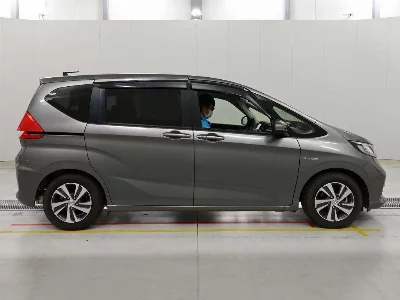 HONDA FREED HYBRID