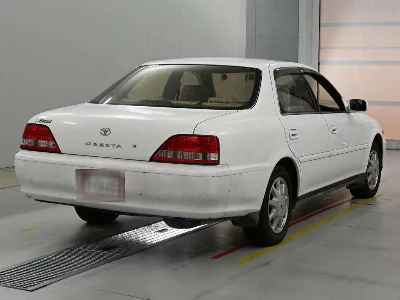 TOYOTA CRESTA