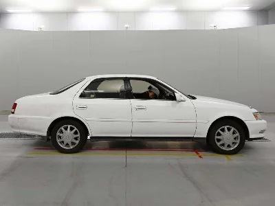 TOYOTA CRESTA