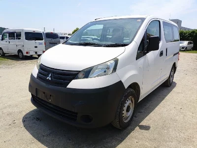 MITSUBISHI DELICA WAGON