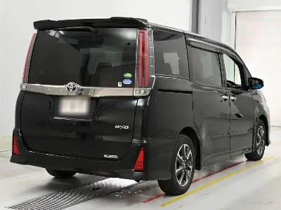 TOYOTA NOAH