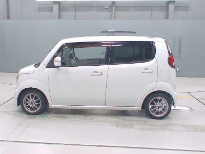 SUZUKI MRWAGON