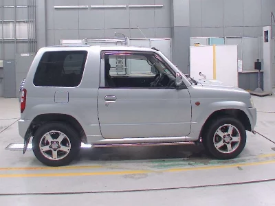 MITSUBISHI PAJERO MINI