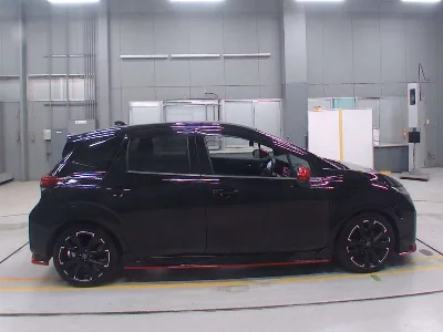 NISSAN AURA