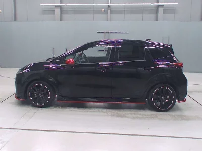 NISSAN AURA
