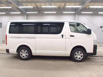 TOYOTA HIACE VAN