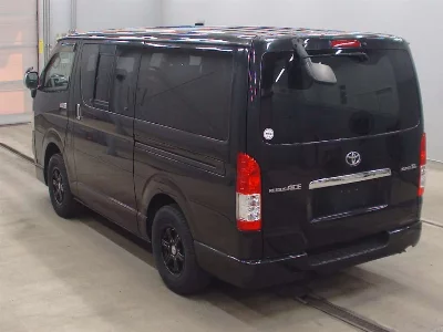 TOYOTA HIACE VAN