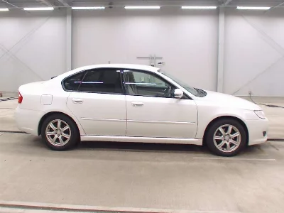 SUBARU LEGACY B4