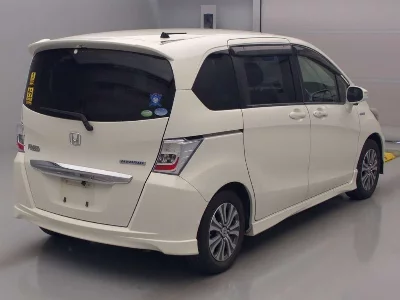 HONDA FREED HYBRID