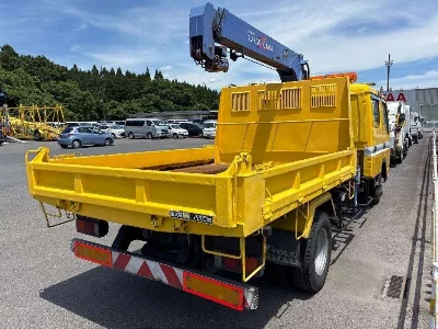 MITSUBISHI CANTER