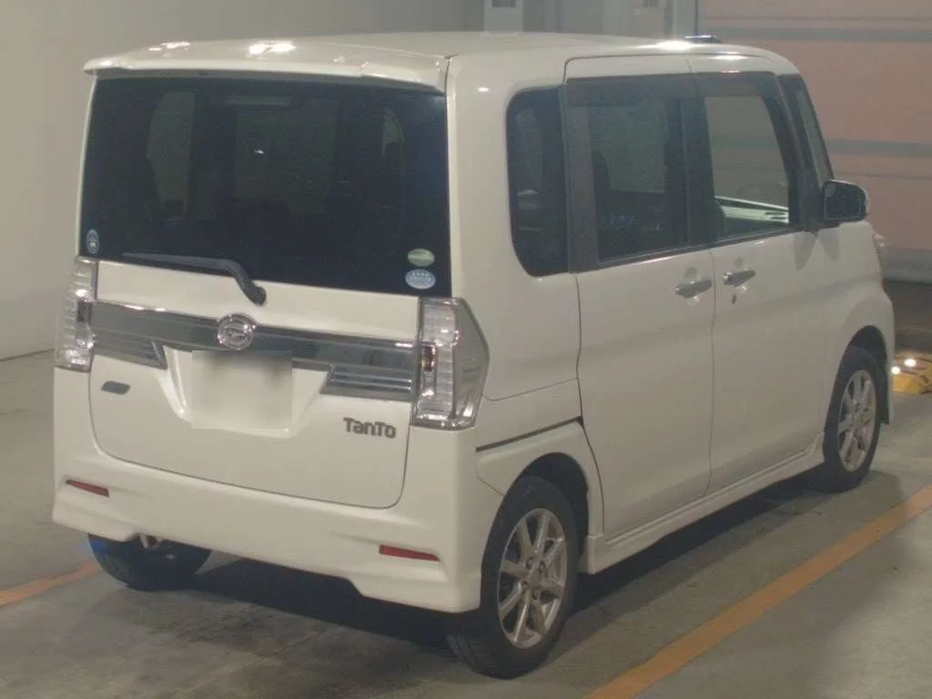 Daihatsu Tanto  с аукциона в Японии