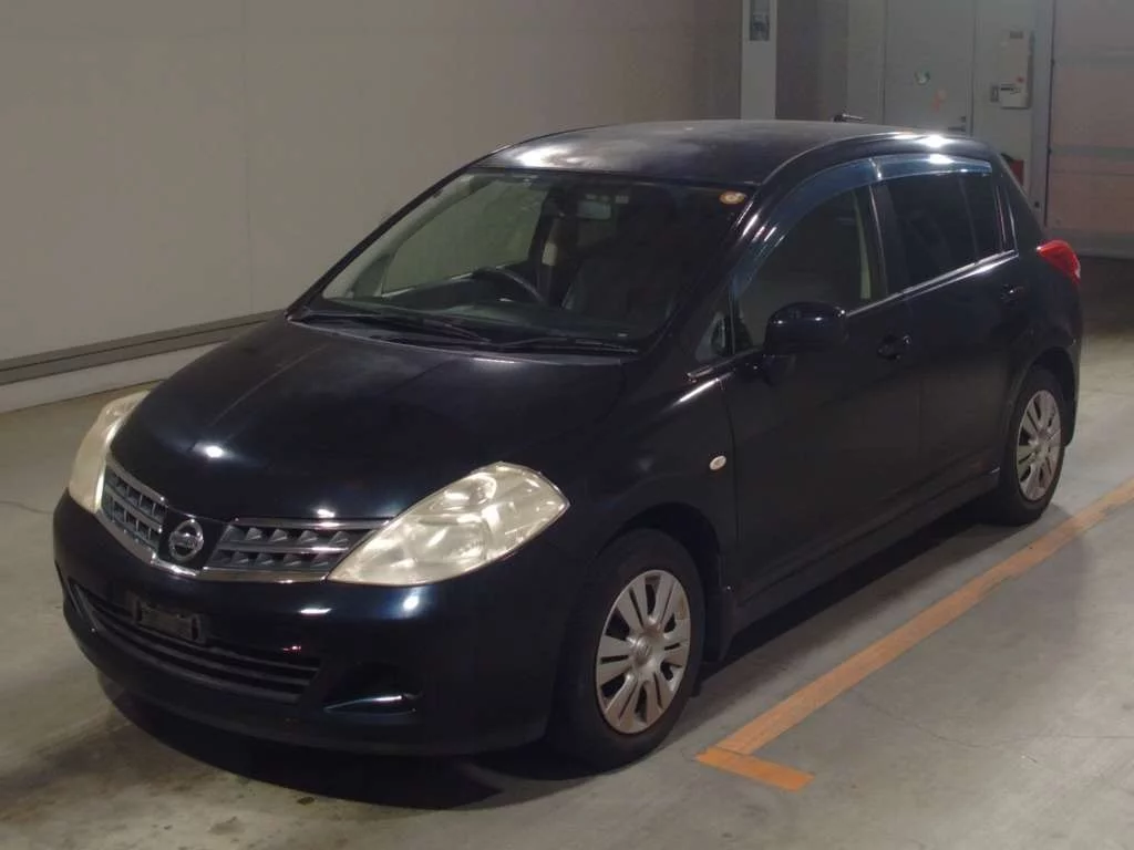 Nissan Tiida  с аукциона в Японии