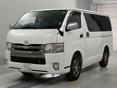TOYOTA REGIUS VAN