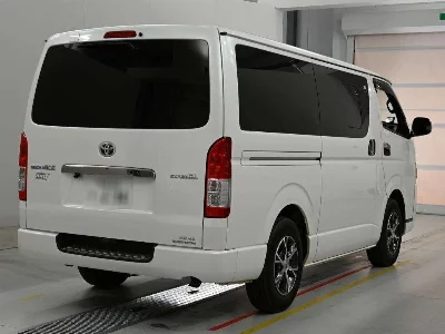 TOYOTA REGIUS VAN
