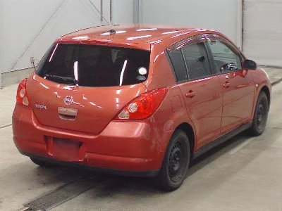 NISSAN TIIDA