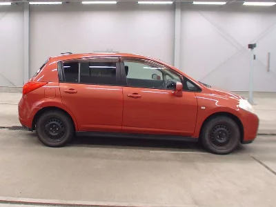 NISSAN TIIDA