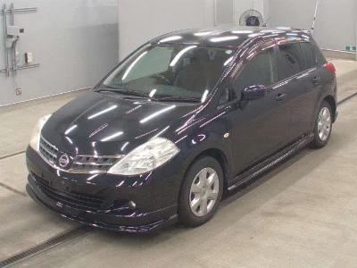 NISSAN TIIDA