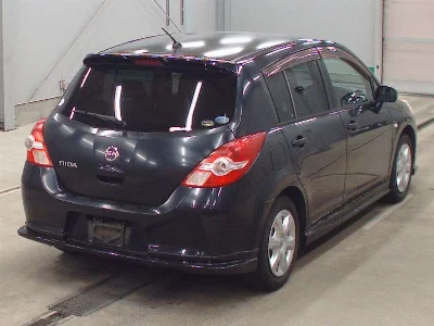 NISSAN TIIDA
