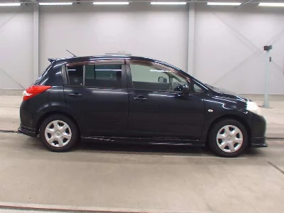 NISSAN TIIDA