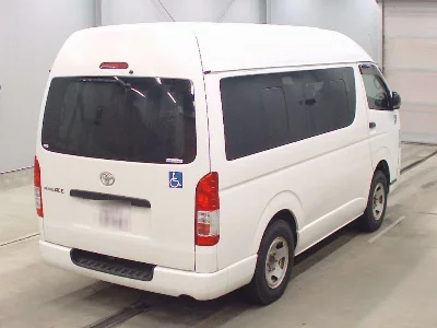 TOYOTA REGIUS VAN