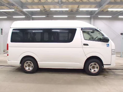 TOYOTA REGIUS VAN