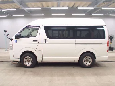TOYOTA REGIUS VAN