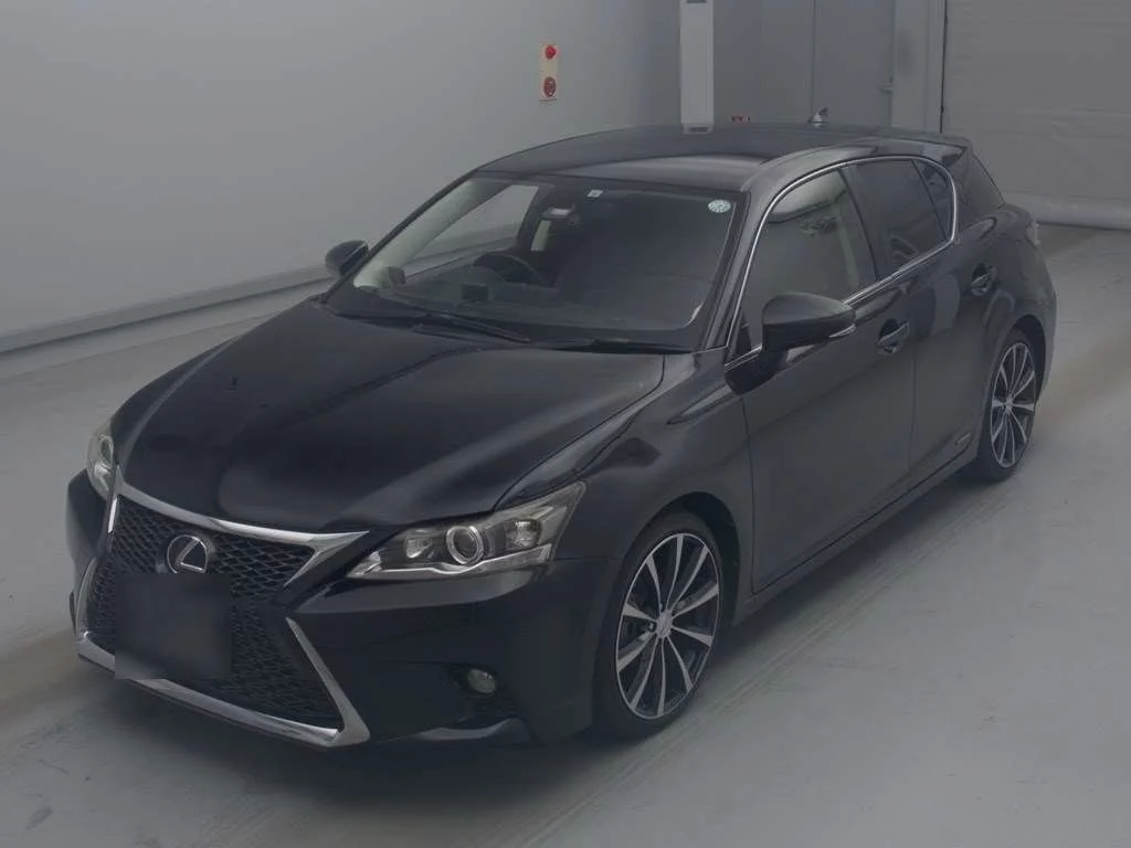 Lexus CT200h  с аукциона в Японии
