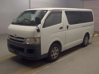 TOYOTA HIACE VAN