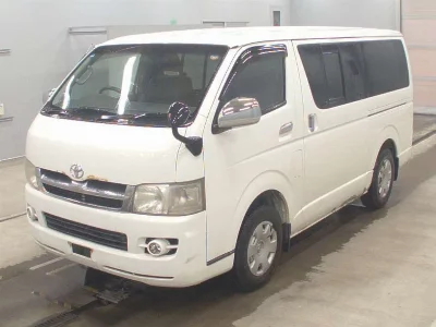 TOYOTA HIACE VAN