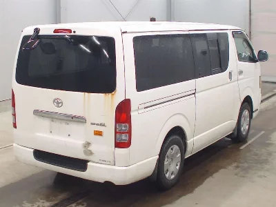 TOYOTA HIACE VAN