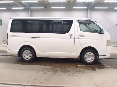 TOYOTA HIACE VAN