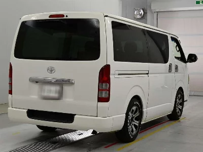 TOYOTA REGIUS VAN