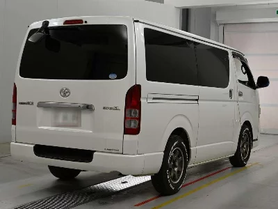 TOYOTA REGIUS VAN