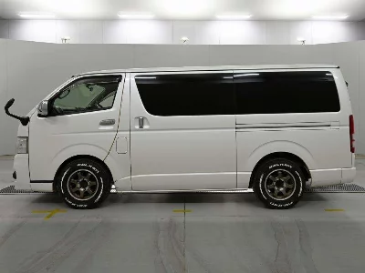TOYOTA REGIUS VAN