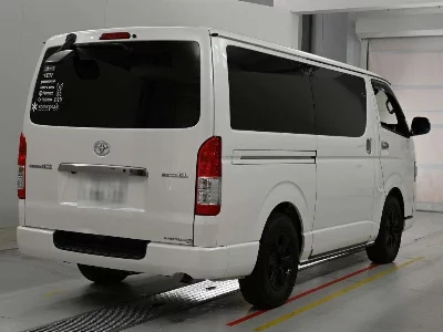 TOYOTA REGIUS VAN