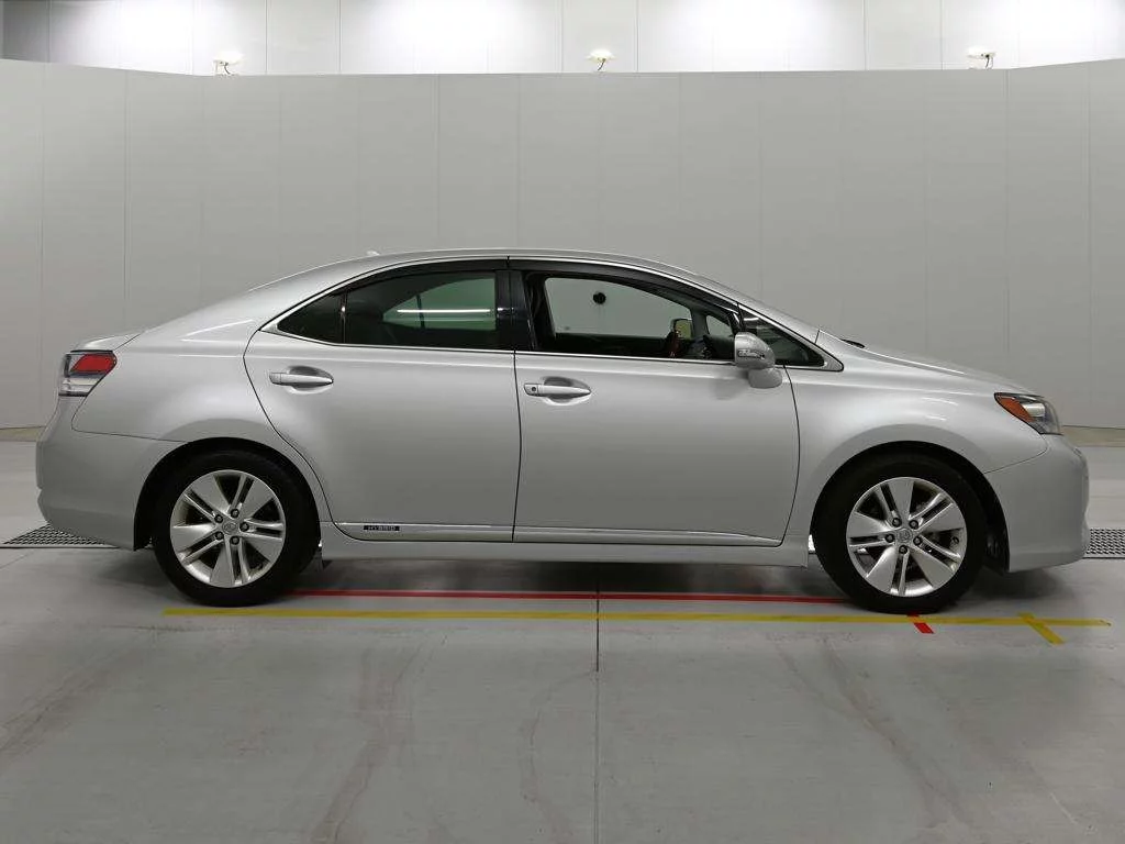 Lexus HS250h  с аукциона в Японии
