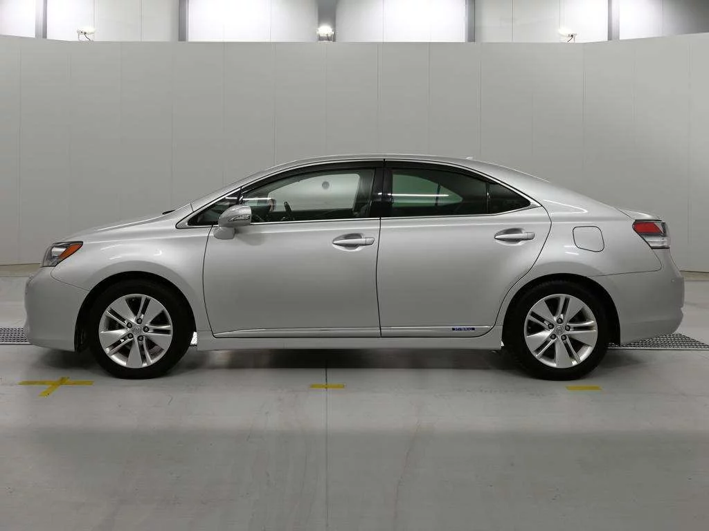 Lexus HS250h  с аукциона в Японии
