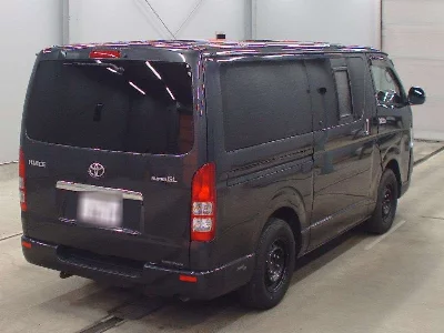 TOYOTA HIACE VAN