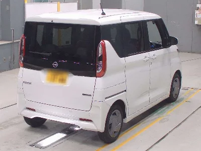 NISSAN ROOX